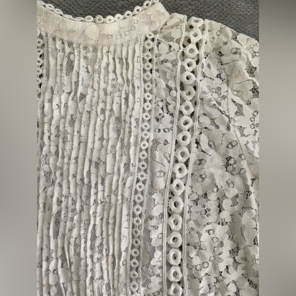 Bebe White Lace Detail Top - Picture 2 of 4